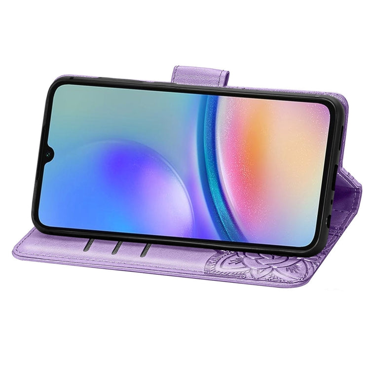BUTTERFLY Knižkové puzdro pre Samsung Galaxy A05s - fialové
