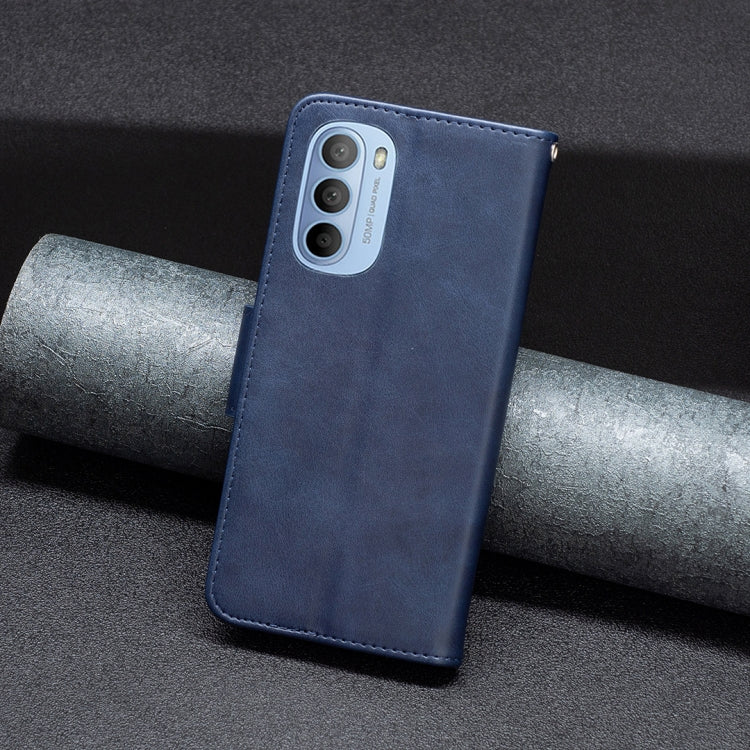 LAMBSKIN Knižkové puzdro pre Motorola Moto G31 / G41 - modré