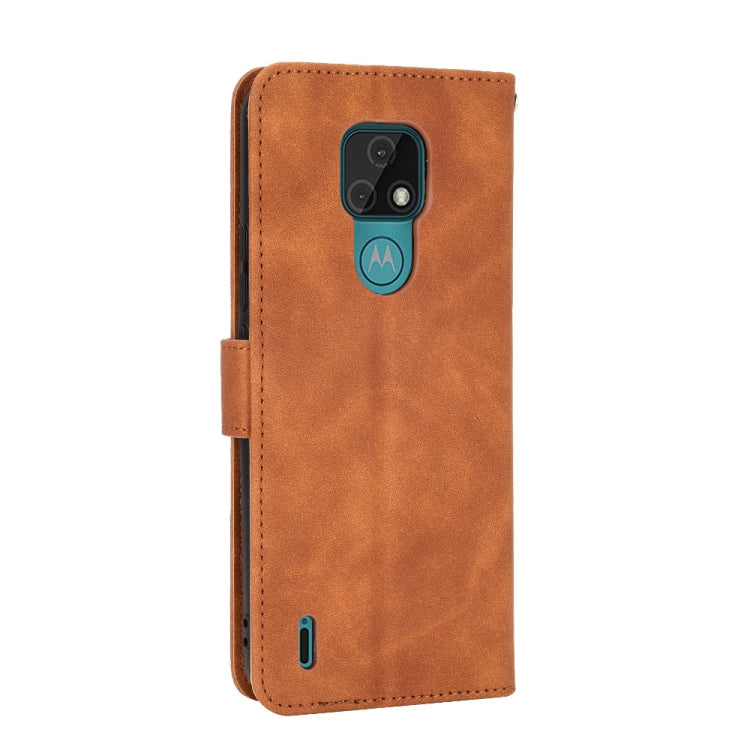 SOLID Knižkové puzdro pre Motorola Moto E7 - hnedé