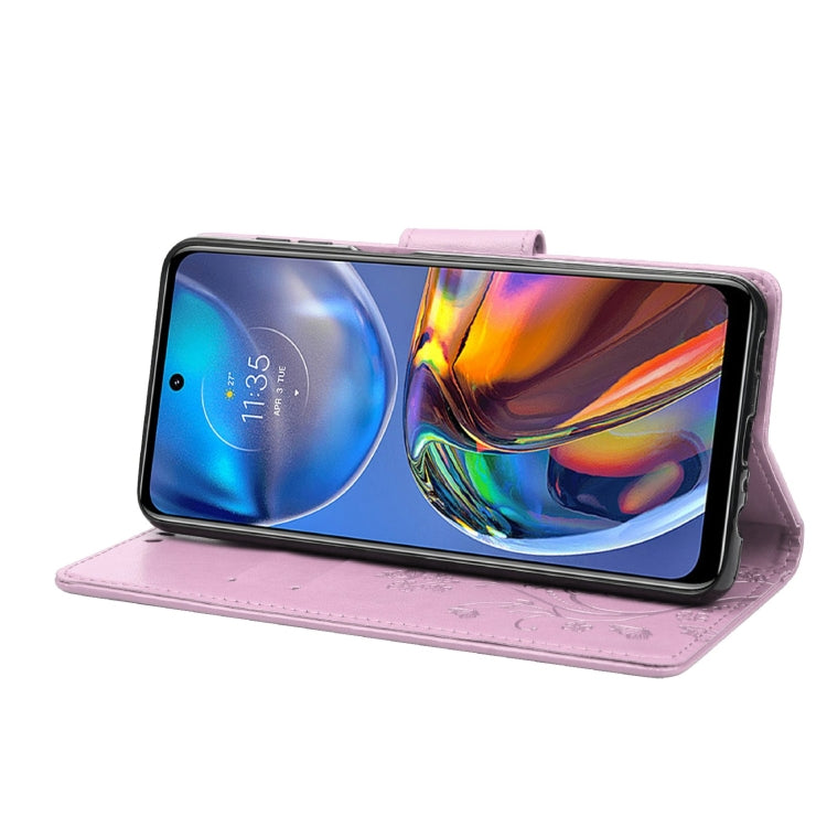 BUTTERFLY Knižkové puzdro pre Motorola Moto E32 / E32s - fialové 02