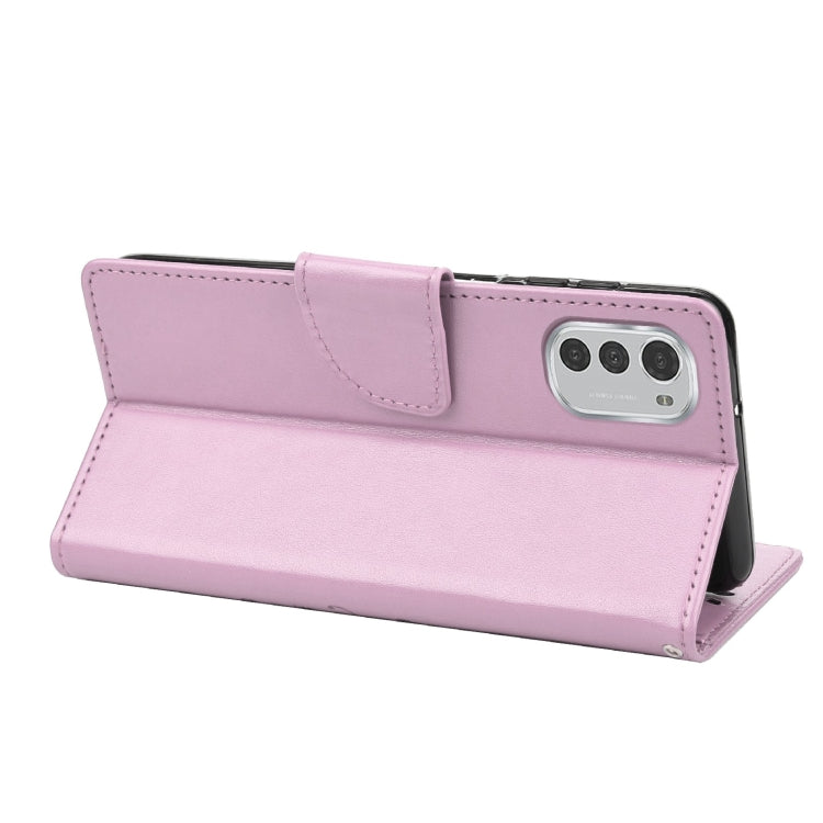 BUTTERFLY Knižkové puzdro pre Motorola Moto E32 / E32s - fialové 02