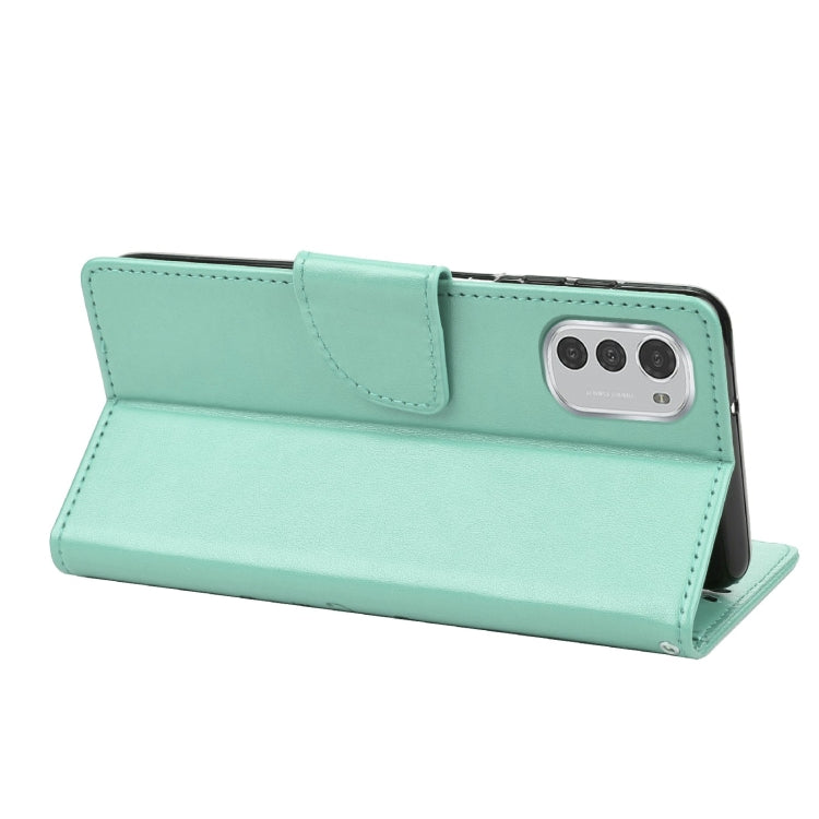 BUTTERFLY Knižkové puzdro pre Motorola Moto E32 / E32s - zelené