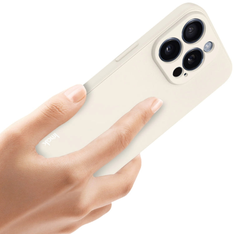 IMAK Silikónový obal pre Apple iPhone 15 Pro - béžový
