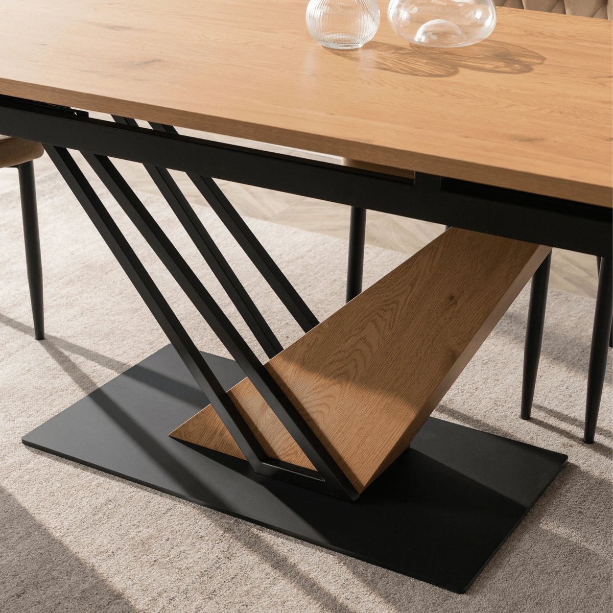 Rozkladací stôl REX – 160–220 cm, dub, čierna podnož – foto 6
